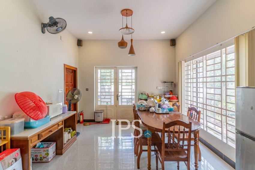 5 Bedroom Townhouse For Rent - Ta Khmau, Phnom Penh
