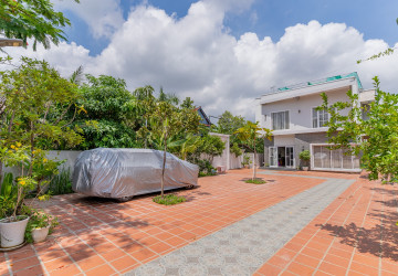 5 Bedroom Townhouse For Rent - Ta Khmau, Phnom Penh thumbnail