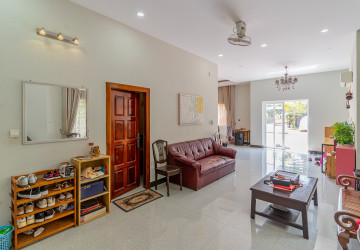5 Bedroom Townhouse For Rent - Ta Khmau, Phnom Penh thumbnail