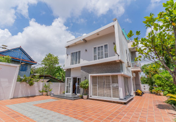 5 Bedroom Townhouse For Rent - Ta Khmau, Phnom Penh thumbnail