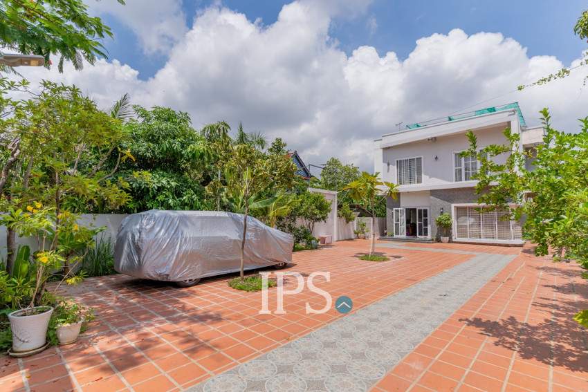 5 Bedroom Townhouse For Rent - Ta Khmau, Phnom Penh