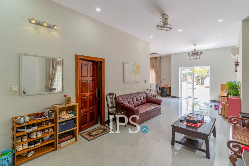 5 Bedroom Townhouse For Rent - Ta Khmau, Phnom Penh