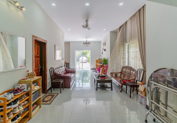 5 Bedroom Townhouse For Rent - Ta Khmau, Phnom Penh thumbnail