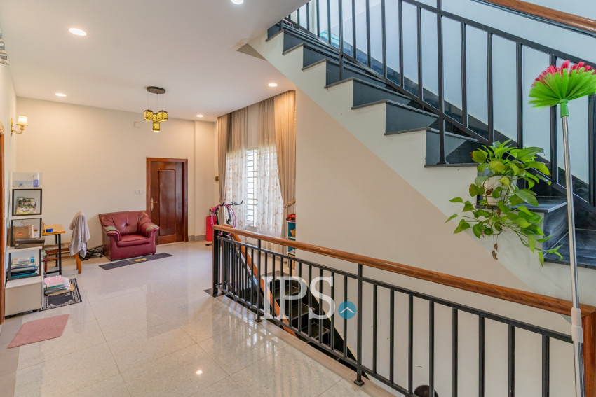 5 Bedroom Townhouse For Rent - Ta Khmau, Phnom Penh