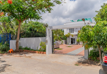 5 Bedroom Townhouse For Rent - Ta Khmau, Phnom Penh thumbnail