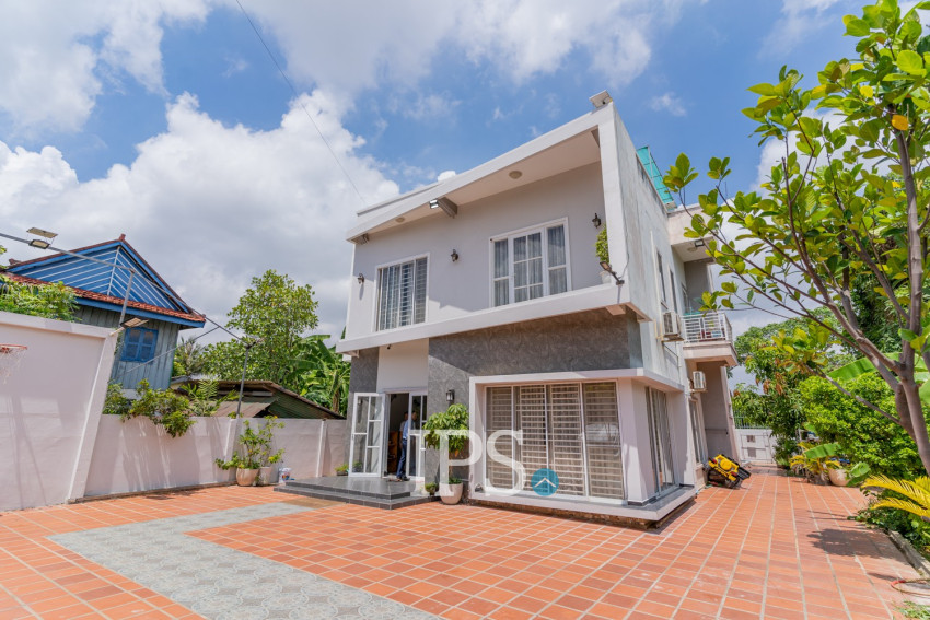5 Bedroom Townhouse For Rent - Ta Khmau, Phnom Penh