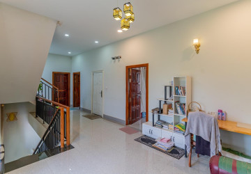 5 Bedroom Townhouse For Rent - Ta Khmau, Phnom Penh thumbnail