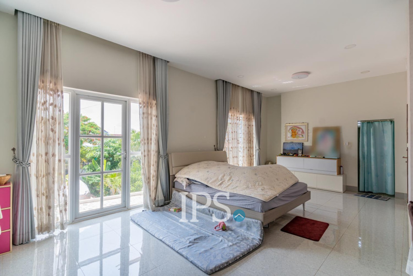 5 Bedroom Townhouse For Rent - Ta Khmau, Phnom Penh