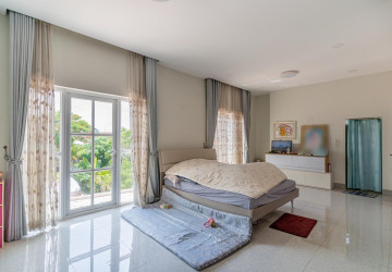 5 Bedroom Townhouse For Rent - Ta Khmau, Phnom Penh thumbnail