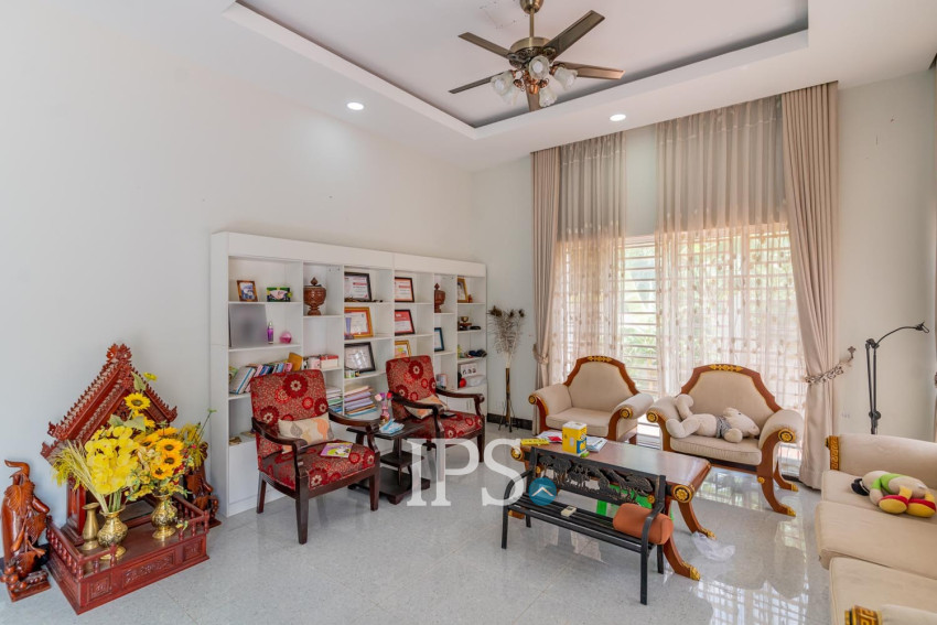 5 Bedroom Townhouse For Rent - Ta Khmau, Phnom Penh