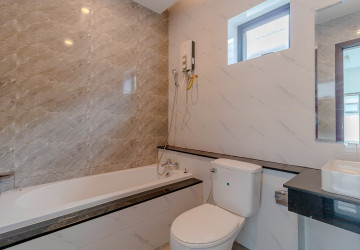 4 Bedroom Villa For Rent - Borey Tourism, Kandaek, Prasat Bakong, Siem Reap thumbnail