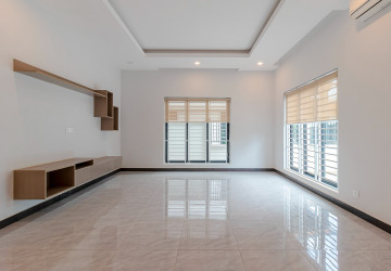 4 Bedroom Villa For Rent - Borey Tourism, Kandaek, Prasat Bakong, Siem Reap thumbnail