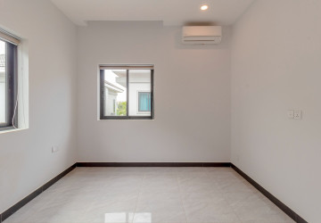 4 Bedroom Villa For Rent - Borey Tourism, Kandaek, Prasat Bakong, Siem Reap thumbnail