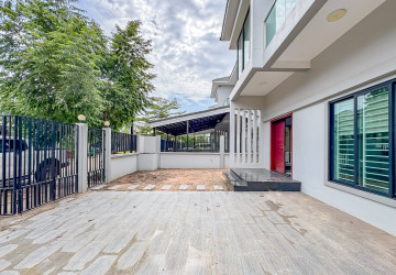 4 Bedroom Villa For Rent - Borey Tourism, Kandaek, Prasat Bakong, Siem Reap thumbnail