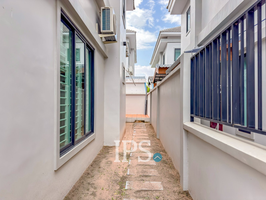 4 Bedroom Villa For Rent - Borey Tourism, Kandaek, Prasat Bakong, Siem Reap