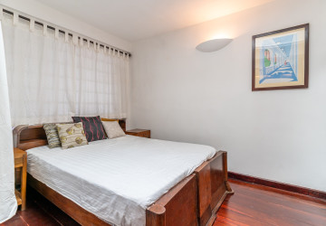Renovated 3 Bedroom Apartment For Rent - Riverside, Phnom Penh thumbnail