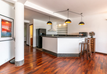 Renovated 3 Bedroom Apartment For Rent - Riverside, Phnom Penh thumbnail