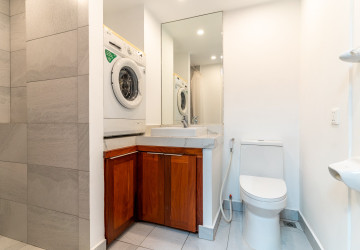 Renovated 3 Bedroom Apartment For Rent - Riverside, Phnom Penh thumbnail