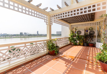 Renovated 3 Bedroom Apartment For Rent - Riverside, Phnom Penh thumbnail