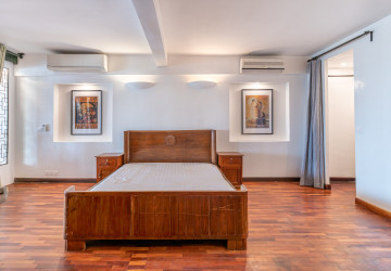 Renovated 3 Bedroom Apartment For Rent - Riverside, Phnom Penh thumbnail