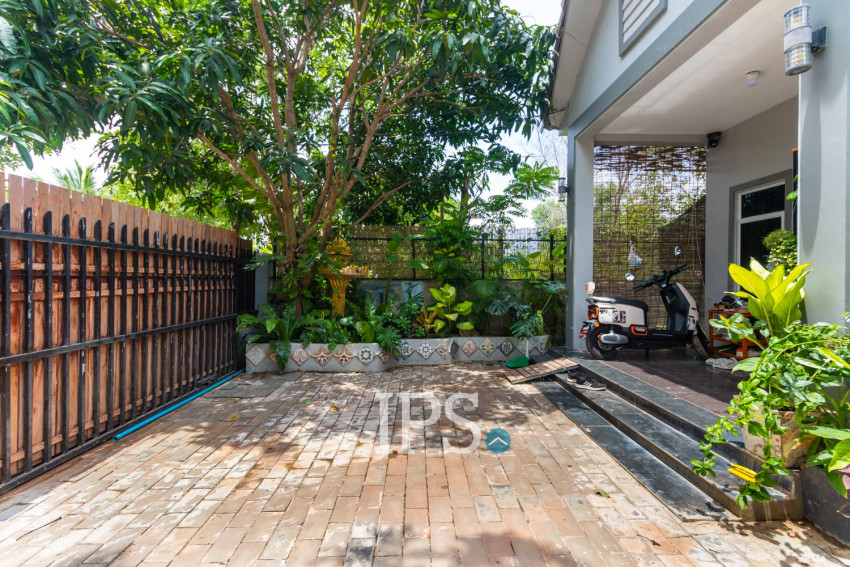 2 Bedroom House For Rent - Svay Dangkum, Siem Reap