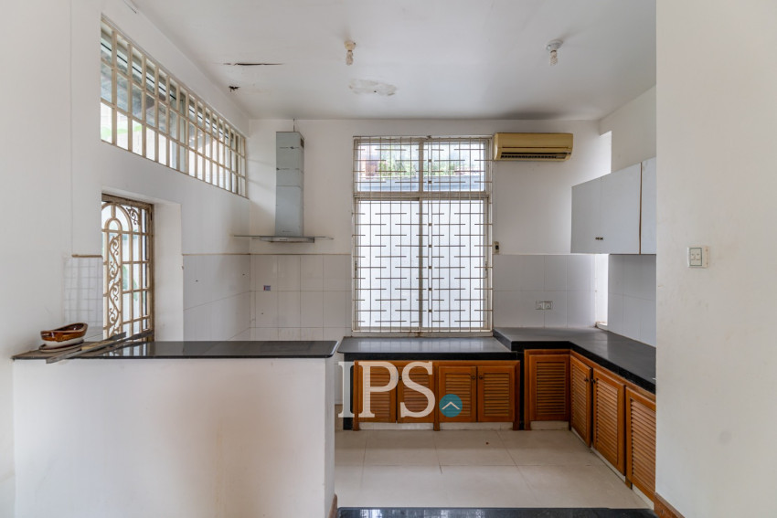 6 Bedroom Villa For Rent - Tonle Bassac, Phnom Penh