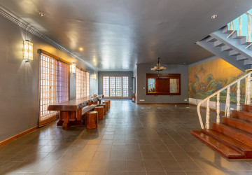 6 Bedroom Villa For Rent - Tonle Bassac, Phnom Penh thumbnail