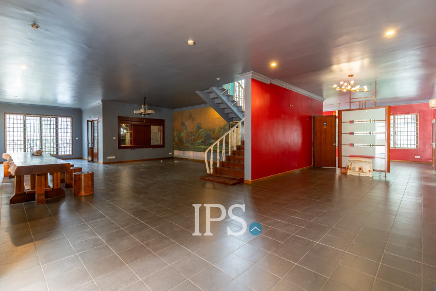 6 Bedroom Villa For Rent - Tonle Bassac, Phnom Penh