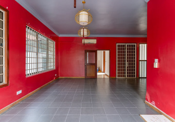 6 Bedroom Villa For Rent - Tonle Bassac, Phnom Penh thumbnail