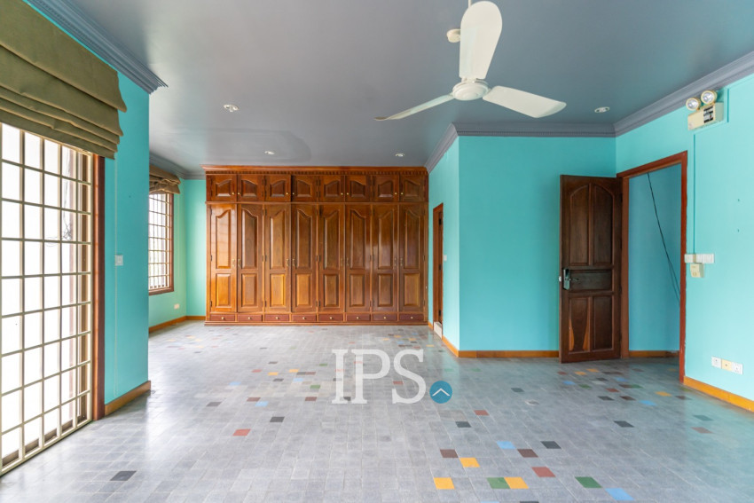 6 Bedroom Villa For Rent - Tonle Bassac, Phnom Penh