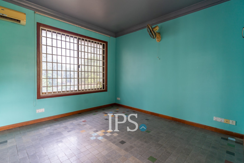 6 Bedroom Villa For Rent - Tonle Bassac, Phnom Penh