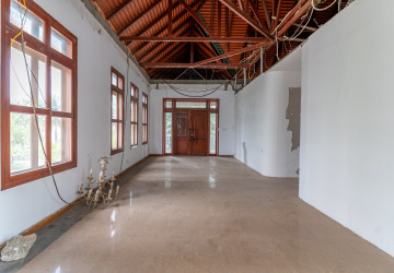 6 Bedroom Villa For Rent - Tonle Bassac, Phnom Penh thumbnail