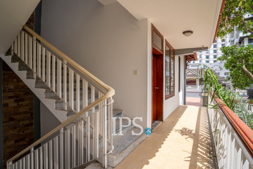 6 Bedroom Villa For Rent - Tonle Bassac, Phnom Penh