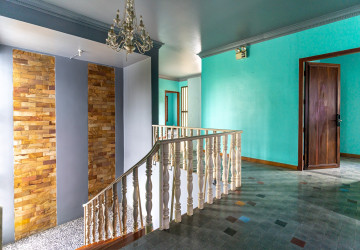 6 Bedroom Villa For Rent - Tonle Bassac, Phnom Penh thumbnail