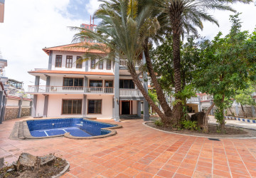 6 Bedroom Villa For Rent - Tonle Bassac, Phnom Penh thumbnail
