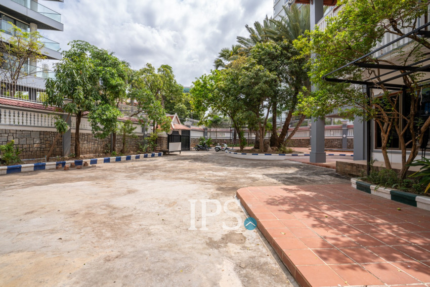 6 Bedroom Villa For Rent - Tonle Bassac, Phnom Penh