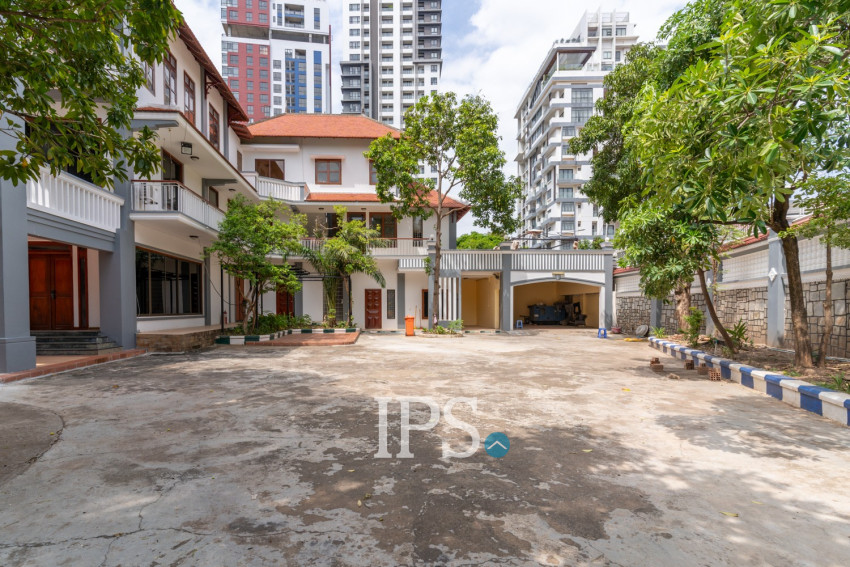 6 Bedroom Villa For Rent - Tonle Bassac, Phnom Penh