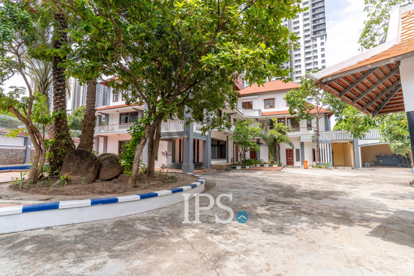 6 Bedroom Villa For Rent - Tonle Bassac, Phnom Penh