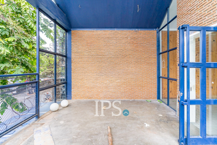 122 Sqm Corner Retail Space For Rent - Beoung Raing, Daun Penh