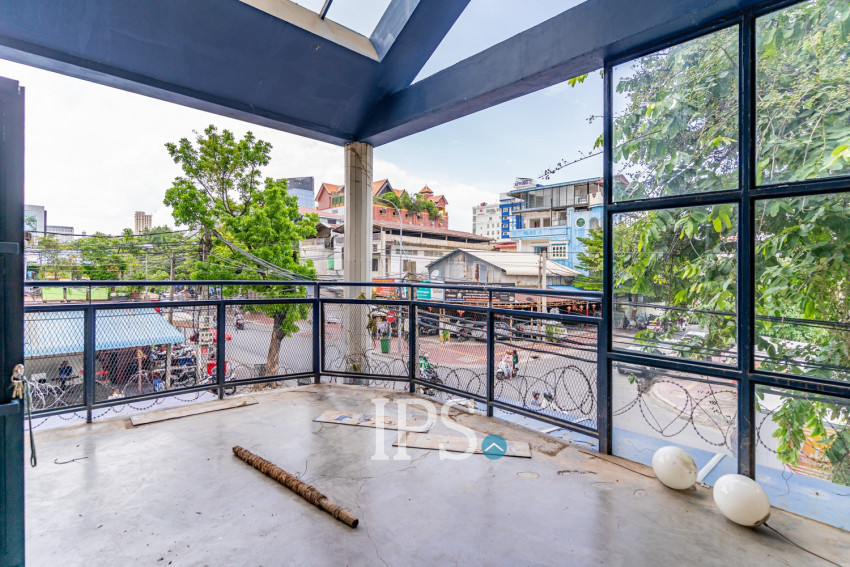 122 Sqm Corner Retail Space For Rent - Beoung Raing, Daun Penh
