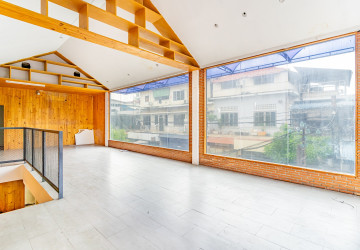 122 Sqm Corner Retail Space For Rent - Beoung Raing, Daun Penh thumbnail