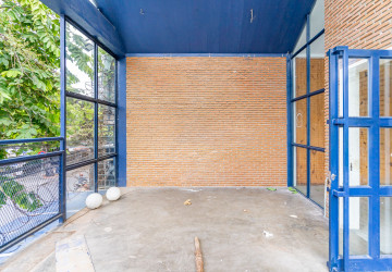 122 Sqm Corner Retail Space For Rent - Beoung Raing, Daun Penh thumbnail