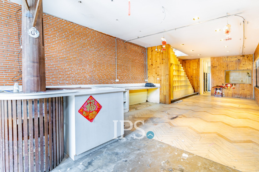 122 Sqm Corner Retail Space For Rent - Beoung Raing, Daun Penh