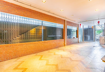 122 Sqm Corner Retail Space For Rent - Beoung Raing, Daun Penh thumbnail