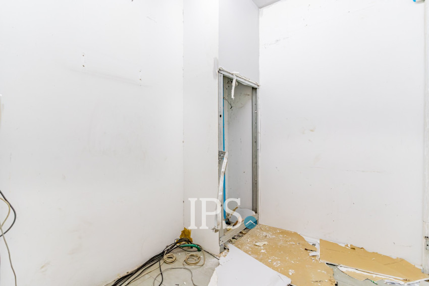 122 Sqm Corner Retail Space For Rent - Beoung Raing, Daun Penh