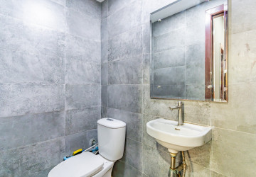44 Sqm Retail Space For Rent - BKK1, Phnom Penh thumbnail