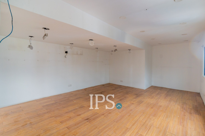 432 Sqm Commercial Building For Rent - Beoung Raing, Phnom Penh
