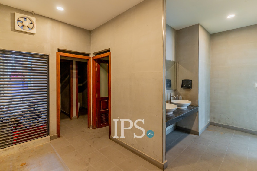 432 Sqm Commercial Building For Rent - Beoung Raing, Phnom Penh