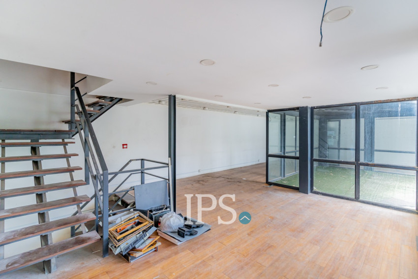 432 Sqm Commercial Building For Rent - Beoung Raing, Phnom Penh