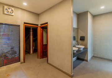 432 Sqm Commercial Building For Rent - Beoung Raing, Phnom Penh thumbnail